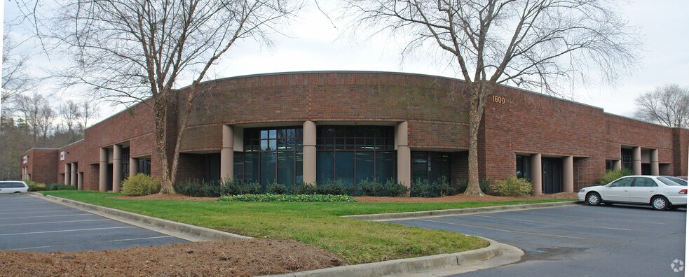 More Photos Of 1600 Oakbrook Dr, Norcross Light Distribution For Lease