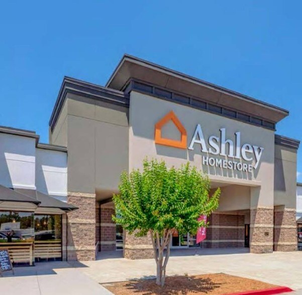 Primary Photo Of 840 Ernest West Barrett Pky, Kennesaw Unknown For Lease