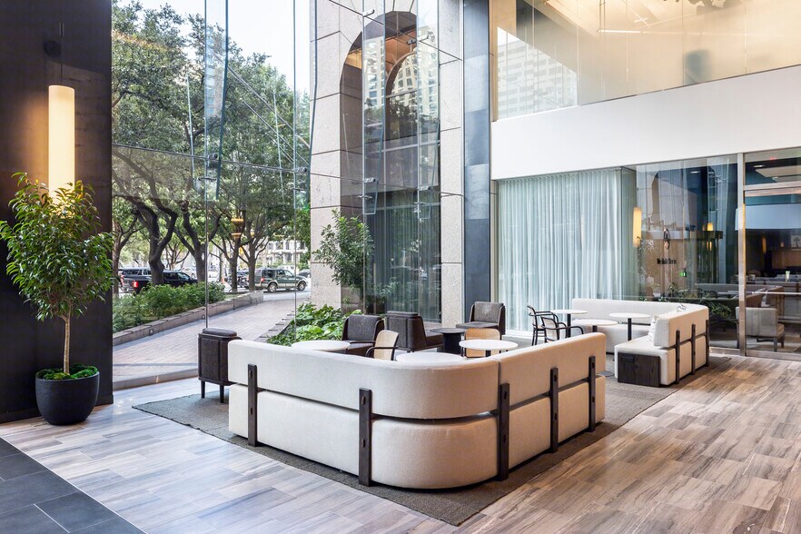 More Photos Of 100 Congress Ave, Austin Office For Lease