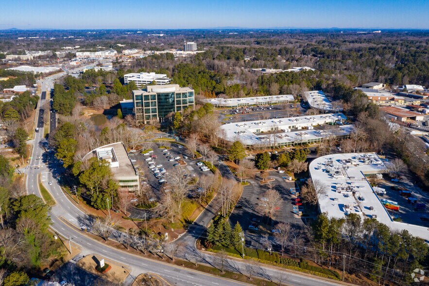 More Photos Of 1927 Lakeside Pky, Tucker Restaurant For Lease