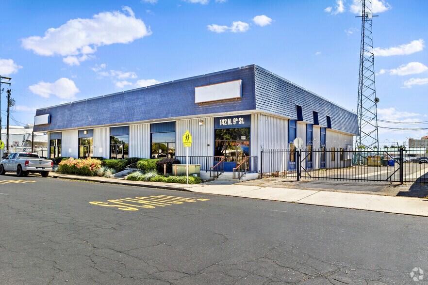 More Photos Of 142 N 9th St, Modesto Office For Lease