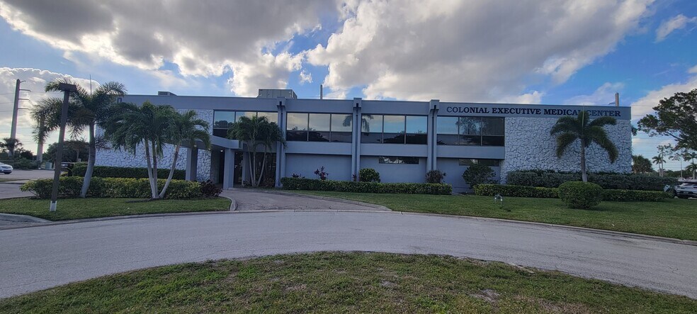 Primary Photo Of 1620 Medical Ln, Fort Myers Medical For Lease