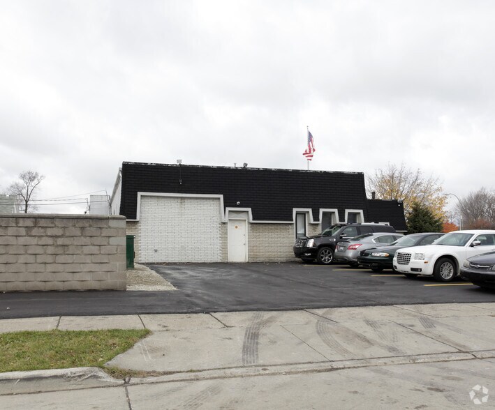 More Photos Of 544 E 11 Mile Rd, Madison Heights Medical For Lease