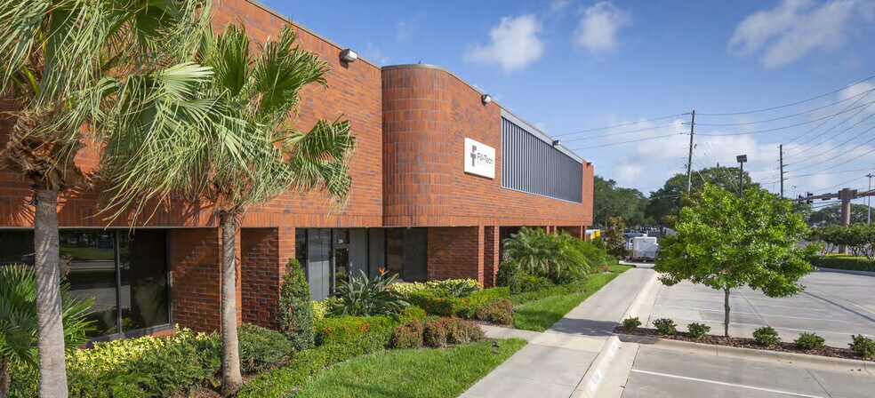More Photos Of 11401 Belcher Rd, Largo Unknown For Lease