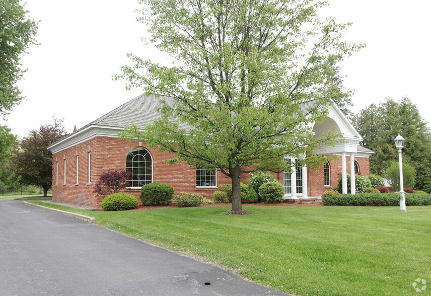 More Photos Of 328 Bay Rd, Queensbury Medical For Sale