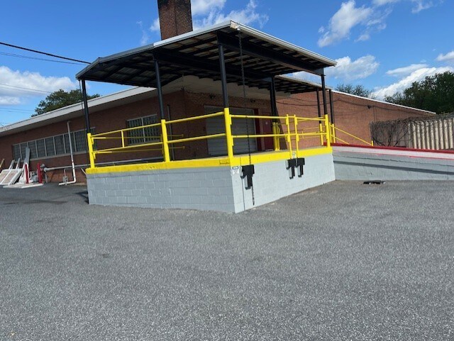 More Photos Of 4115 N 6th St, Harrisburg Warehouse For Lease