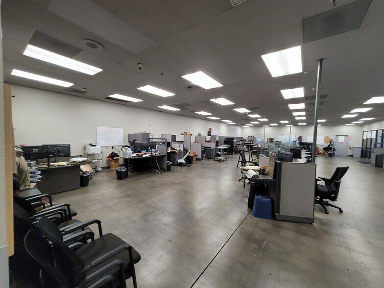 More Photos Of 17431 N Black Canyon Fwy, Phoenix Manufacturing For Sale