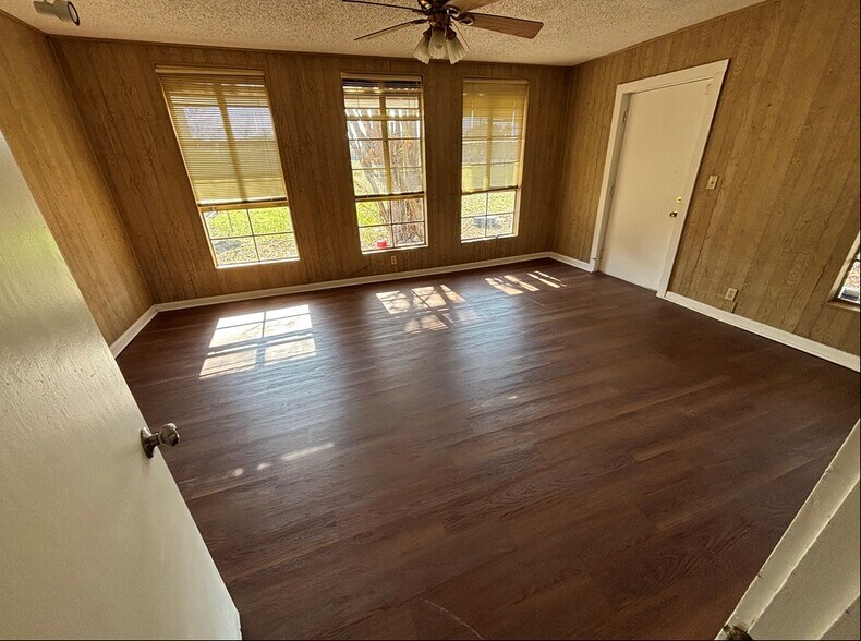 More Photos Of 29768 Bulverde Ln, Bulverde Storefront Retail Office For Lease