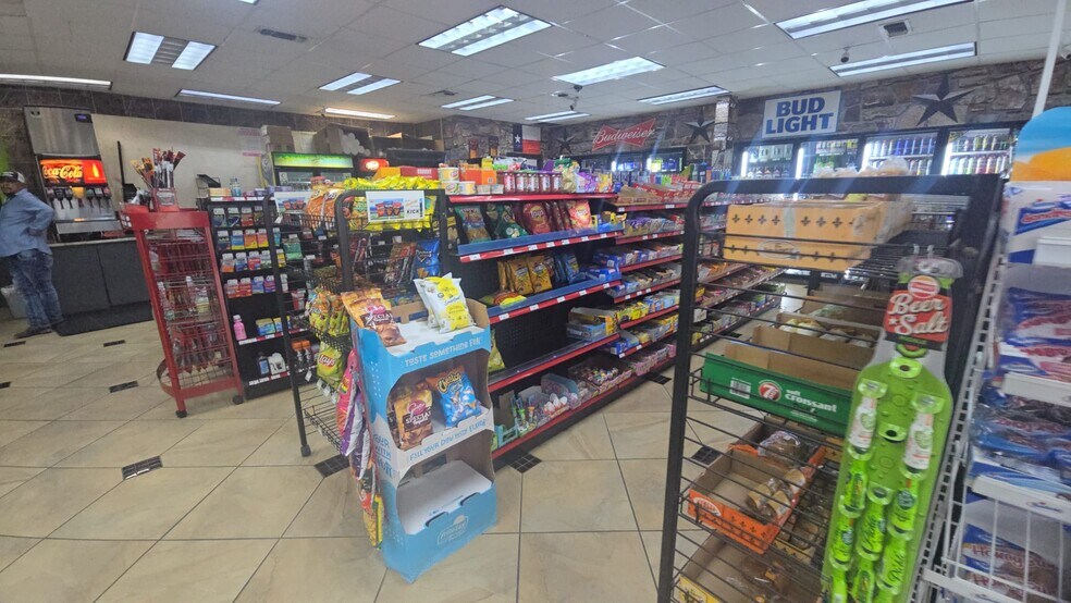 More Photos Of 1811 S Broadway Ave, Tyler Convenience Store For Sale