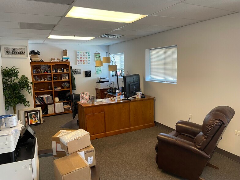 More Photos Of 747 Herra St, Elburn Light Manufacturing For Lease