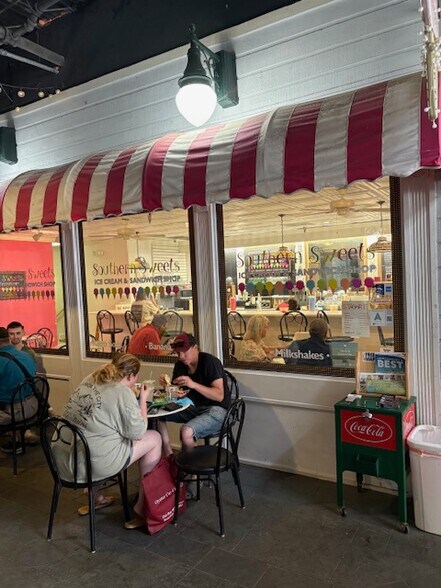 More Photos Of 917 Bay/211 Charles St, Beaufort Storefront Retail Residential For Sale