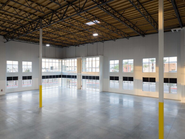 More Photos Of 5005 E Cartier Ave, Las Vegas Service For Lease