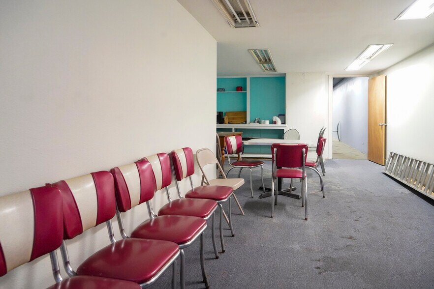 More Photos Of 361 S Commercial St, Aransas Pass Freestanding For Lease