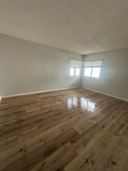 More Photos Of 212 E Tamarack Ave, Inglewood Apartments For Sale