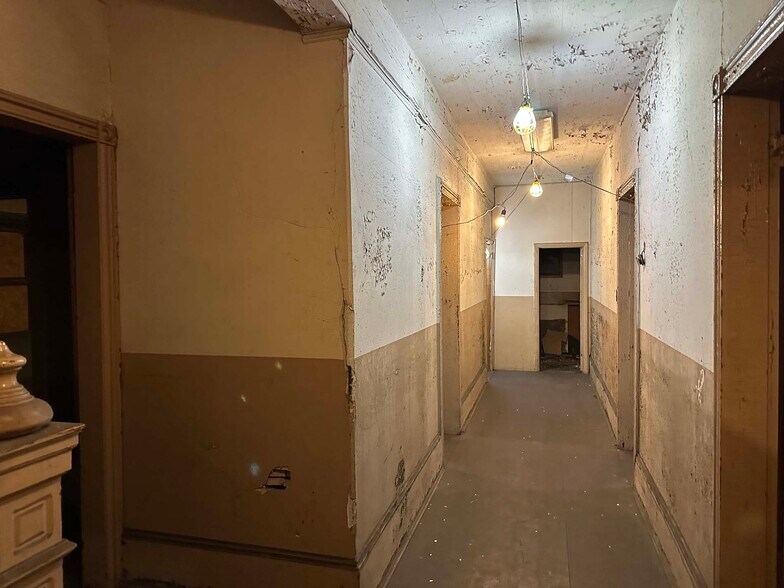 More Photos Of 400 N 6th Ave, Scranton Office For Sale