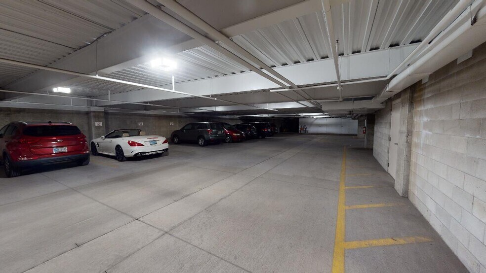 More Photos Of 3610 River Crossing Pky, Indianapolis Office For Lease