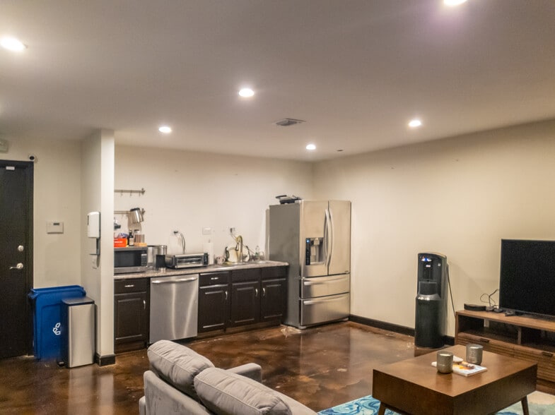 More Photos Of 13432 Beach Ave, Marina Del Rey Loft Creative Space For Sale