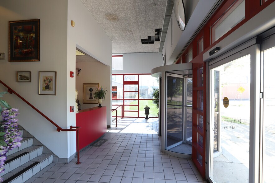 More Photos Of 184 Salem Ave, Dayton Office Residential For Lease