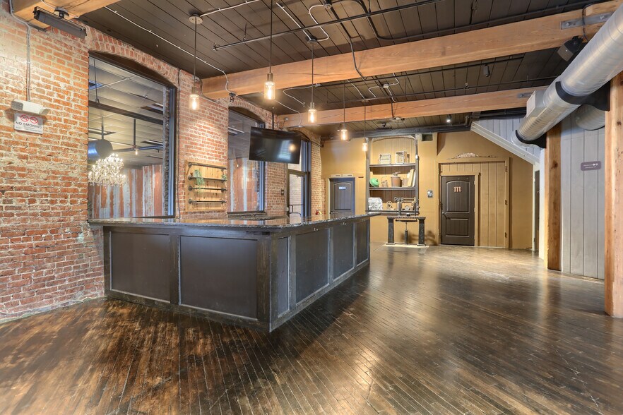 More Photos Of 124 N. 5th Street, Lebanon Warehouse For Sale