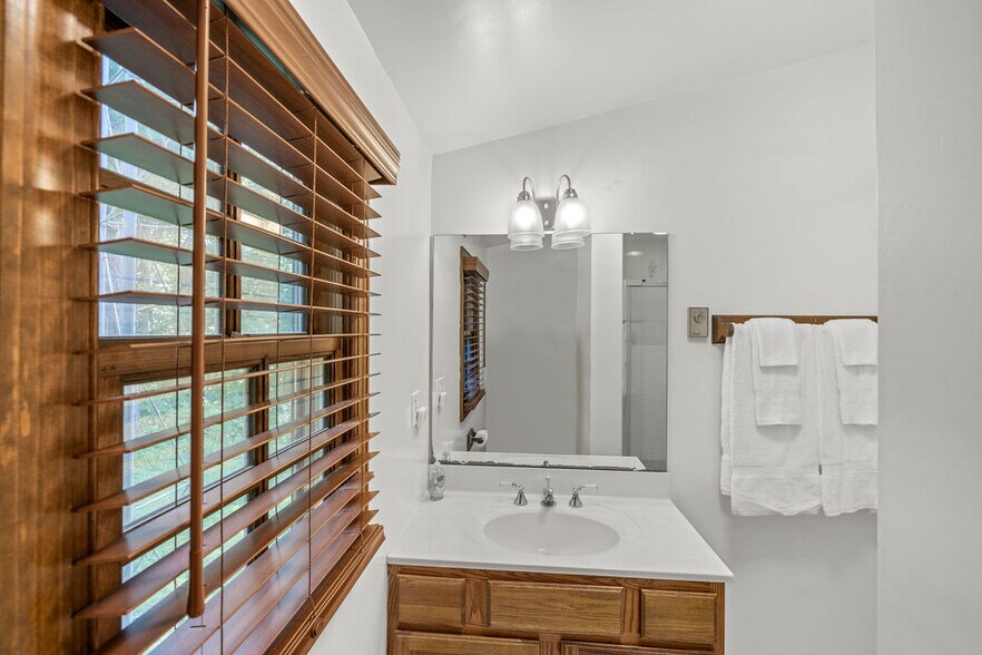 More Photos Of 40 Hospital Rd, Gettysburg Hotel For Sale
