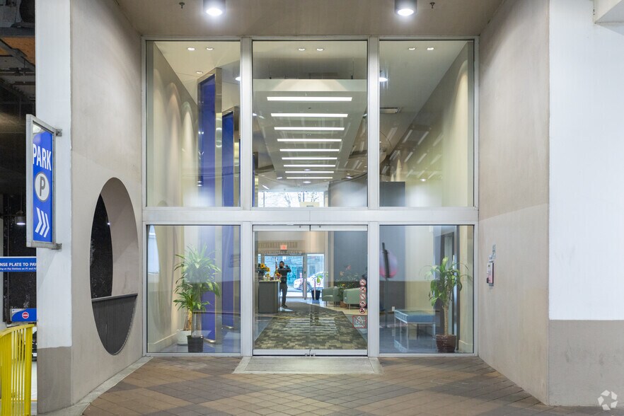 More Photos Of 900 Burrard St, Vancouver Apartments For Lease