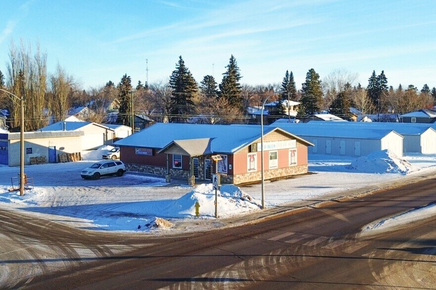 Primary Photo Of 5922 50 Ave, Stettler Storefront Retail Office For Sale