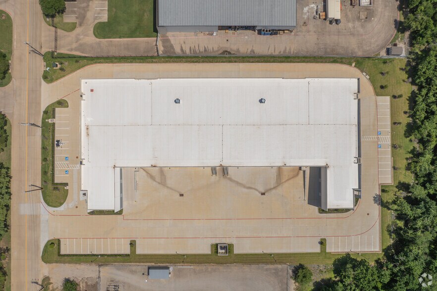 More Photos Of 2250 114th St, Grand Prairie Distribution For Sale