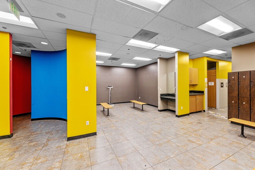 More Photos Of 1900 Del Paso Rd, Sacramento Health Club For Lease