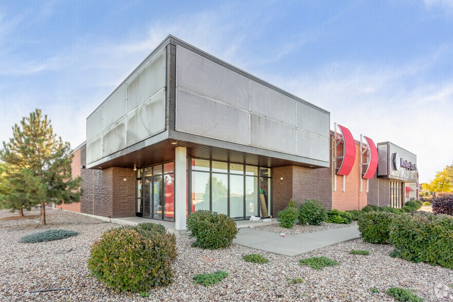 More Photos Of 6578 S Yosemite Cir, Englewood Freestanding For Sale