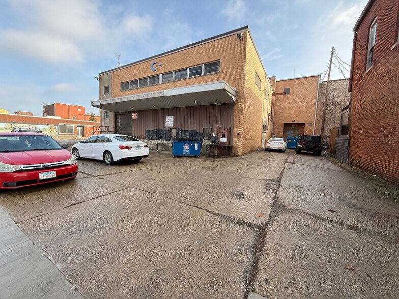 More Photos Of 17 W North St, Danville Office For Sale