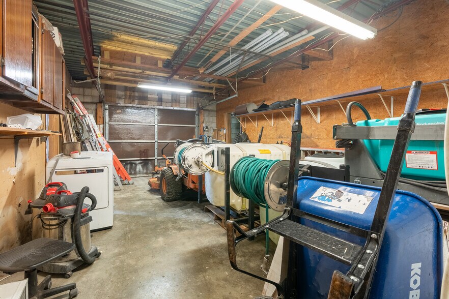 More Photos Of 828 E Main St, Carbondale General Retail For Sale