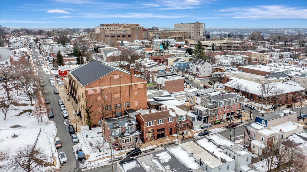 More Photos Of 804 N Lincoln St, Wilmington Storefront Retail Residential For Sale