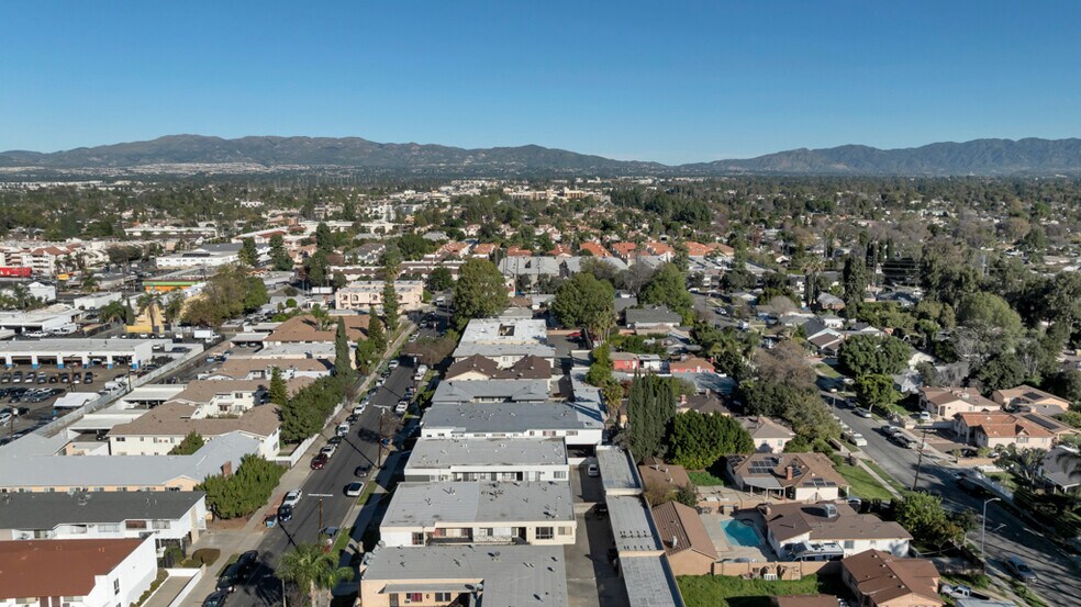 More Photos Of 7454 Canby Ave, Reseda Apartments For Sale