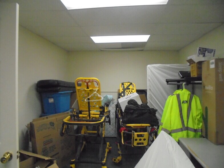 More Photos Of 127 S 1st St, Blythe Flex For Sale