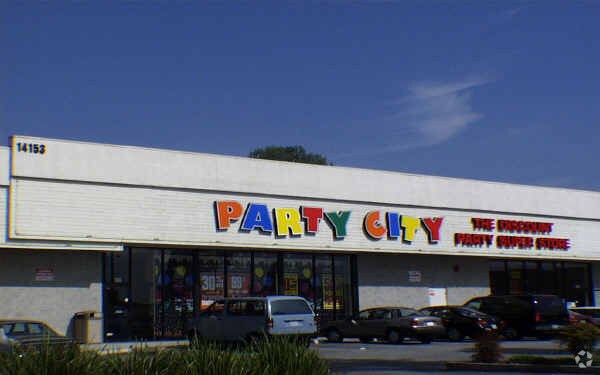 More Photos Of 14153 Whittier Blvd, Whittier Unknown For Lease