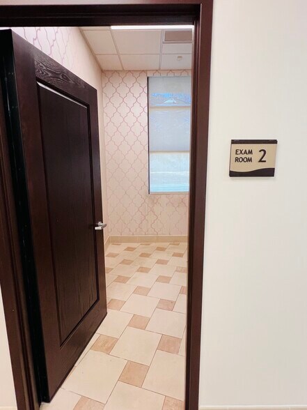 More Photos Of 2693 E Washington Blvd, Pasadena Medical For Lease