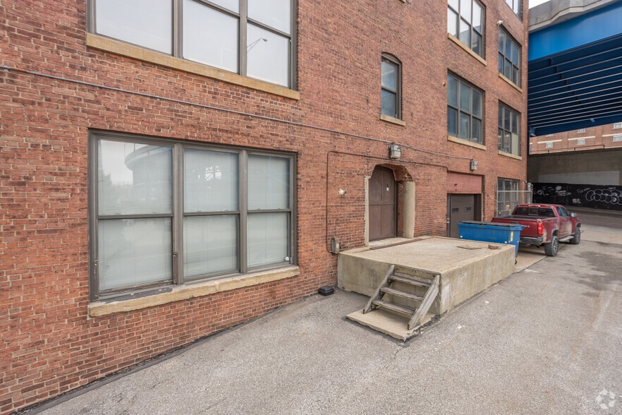 More Photos Of 1138 W 9th St, Cleveland Office For Sale