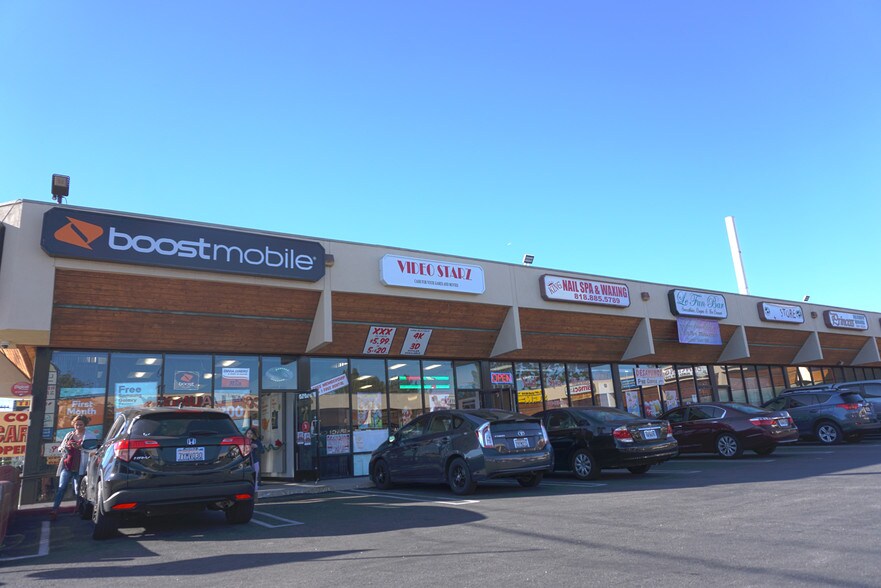 More Photos Of 20021 Roscoe Blvd, Winnetka Storefront For Lease