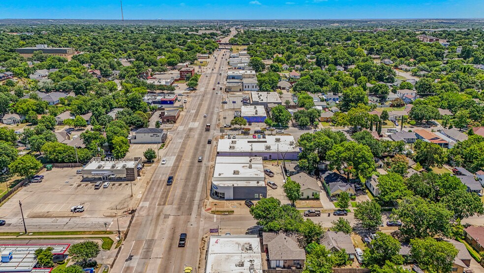 More Photos Of 1715-1721 W Berry St, Fort Worth Storefront Retail Office For Sale