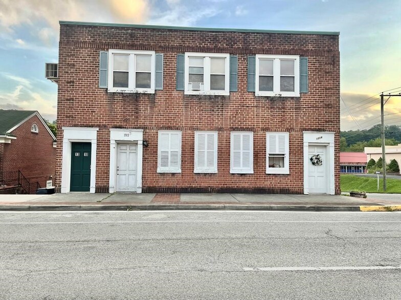 More Photos Of 1312-1314 2nd St, Richlands Office For Sale