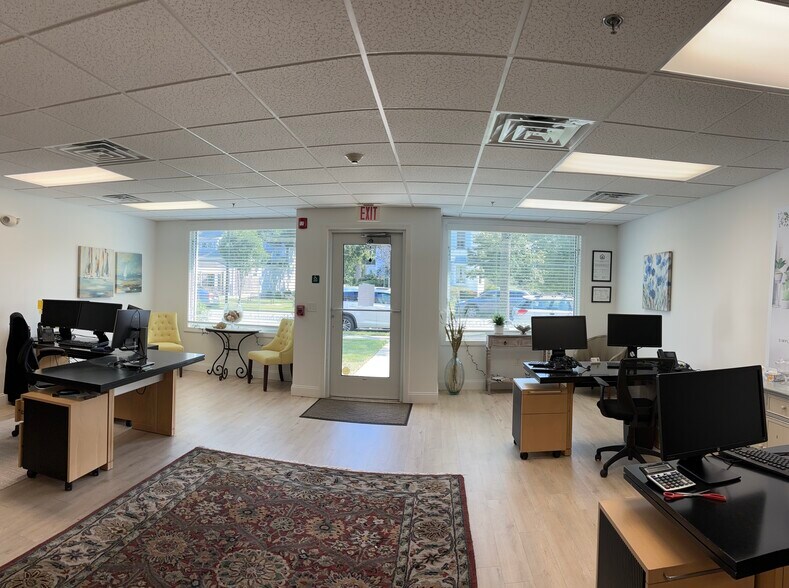 More Photos Of 377 Main St, Niantic Apartments For Lease