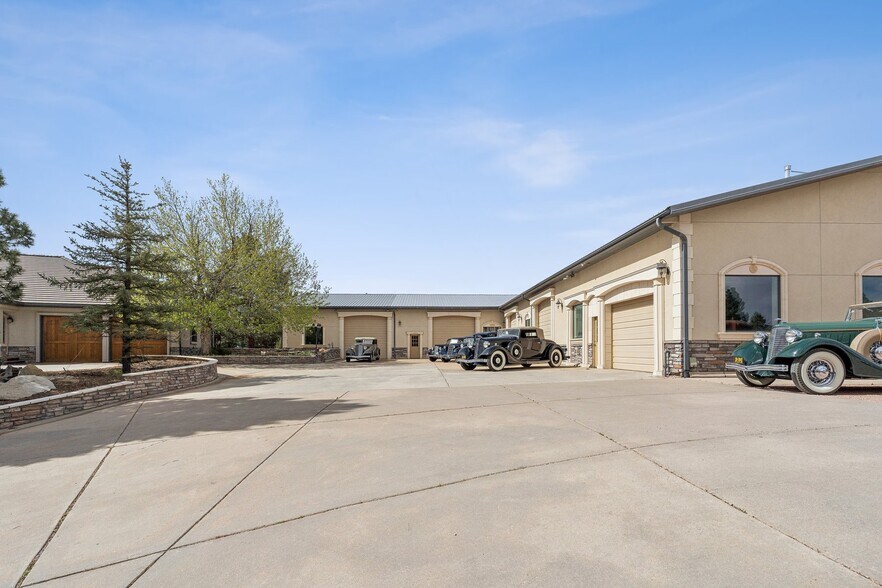 More Photos Of 1751 W Wolfensberger Rd, Castle Rock Flex For Sale