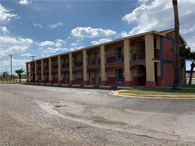 More Photos Of 1990 W Expressway 83, Mercedes Hotel For Sale