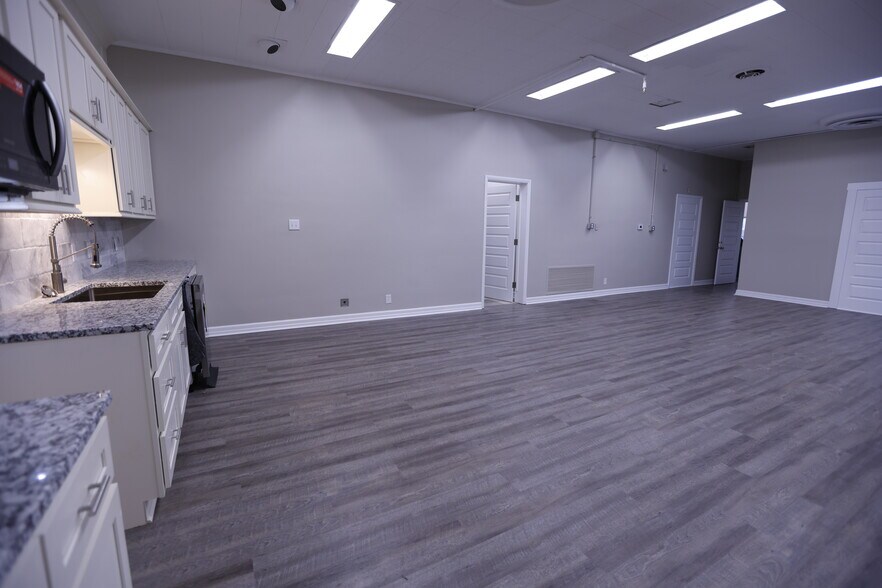 More Photos Of 325 W Main St, Lebanon Office Residential For Sale