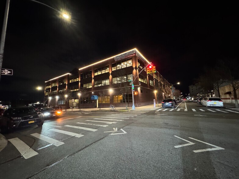 More Photos Of 6323 7th Ave, Brooklyn Office For Lease