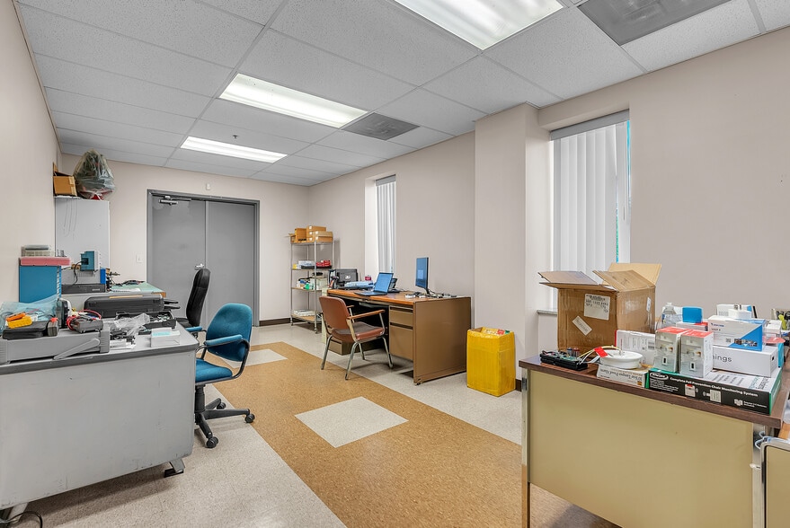 More Photos Of 197 Alder Dr, North Aurora Warehouse For Sale