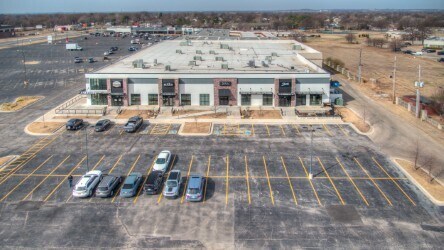 More Photos Of 3312 S Elm Pl, Broken Arrow Storefront For Sale