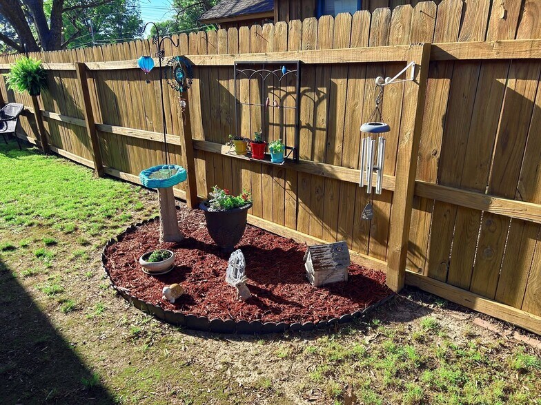 More Photos Of 1816 S Buerkle St, Stuttgart Office For Sale