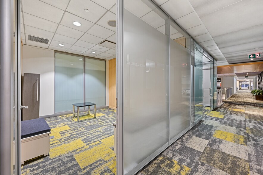 More Photos Of 2-10 Smed Ln SE, Calgary Distribution For Lease