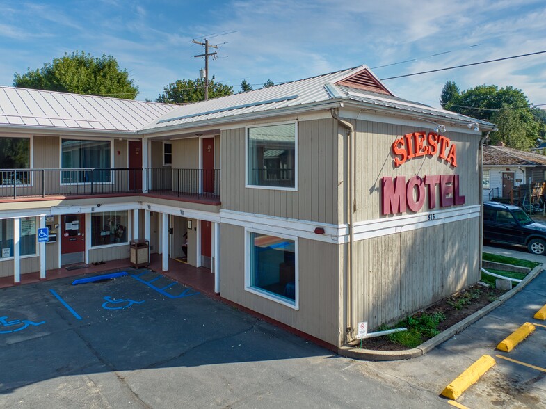 More Photos Of 615 S Main St, Colfax Hotel For Sale